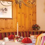 Kristall Hotel