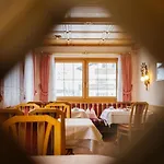 ホテル クリスタル 3*