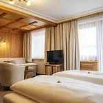 Kristall Hotel