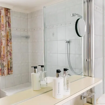 Kristall Hotel 3*