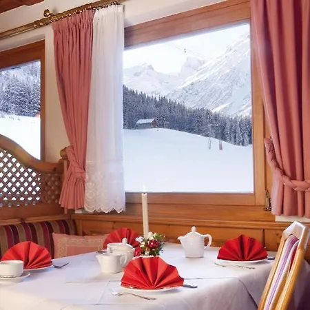 Hotel Kristall 3*