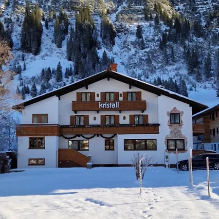 Kristall Otel 3*